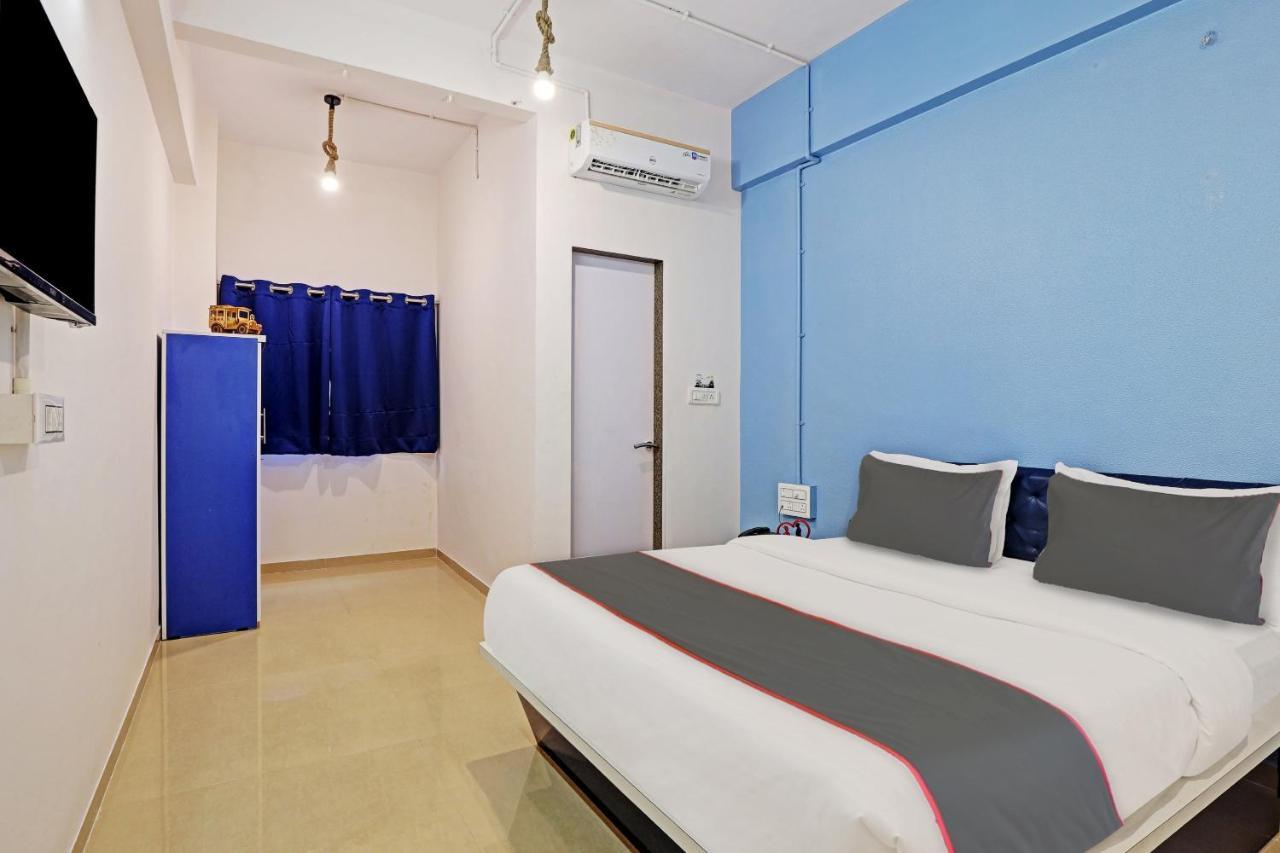 Hotel Solitaire, Best Luxurious Hotel Ac Rooms In Сурат Екстериор снимка