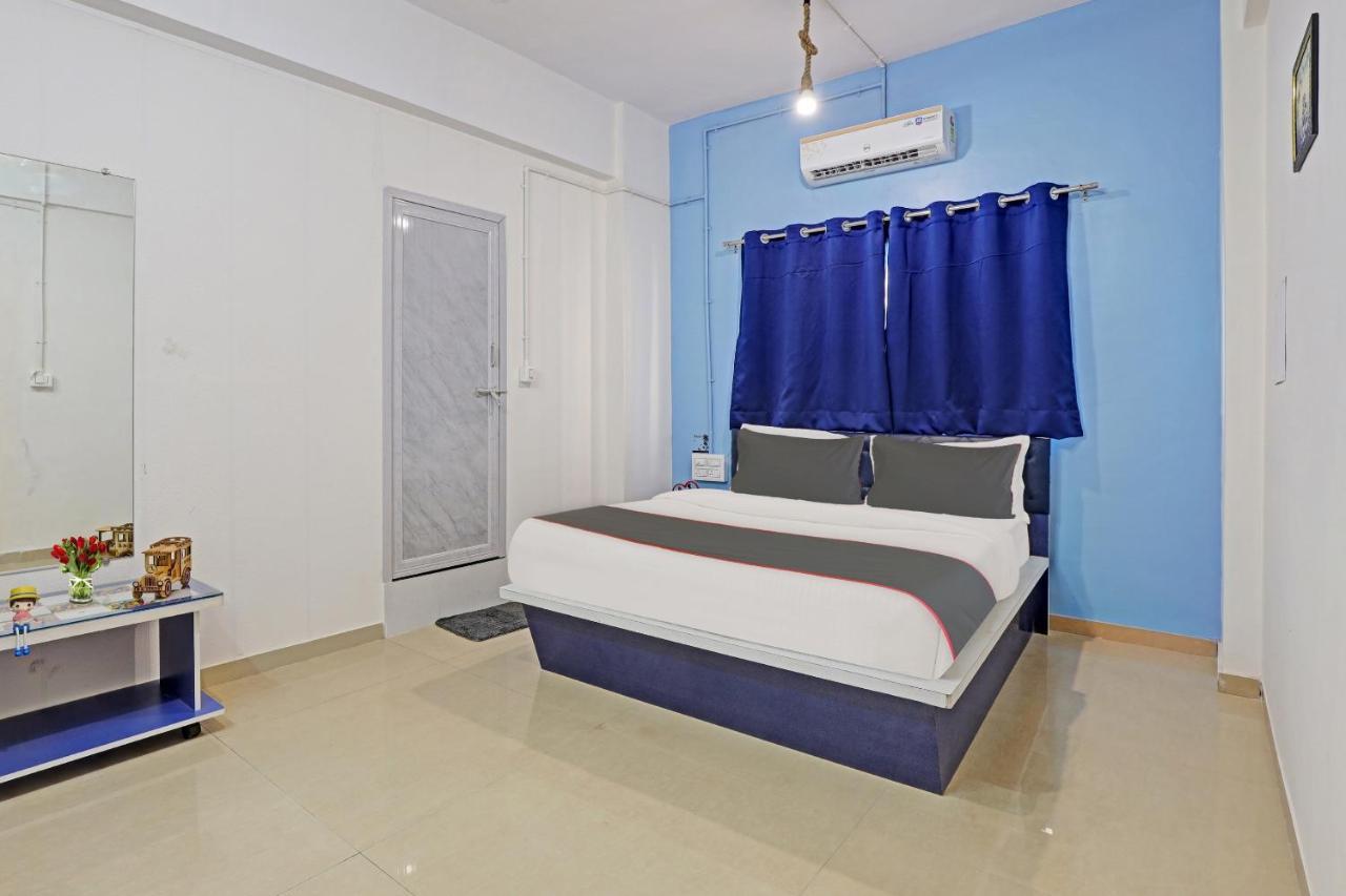 Hotel Solitaire, Best Luxurious Hotel Ac Rooms In Сурат Екстериор снимка