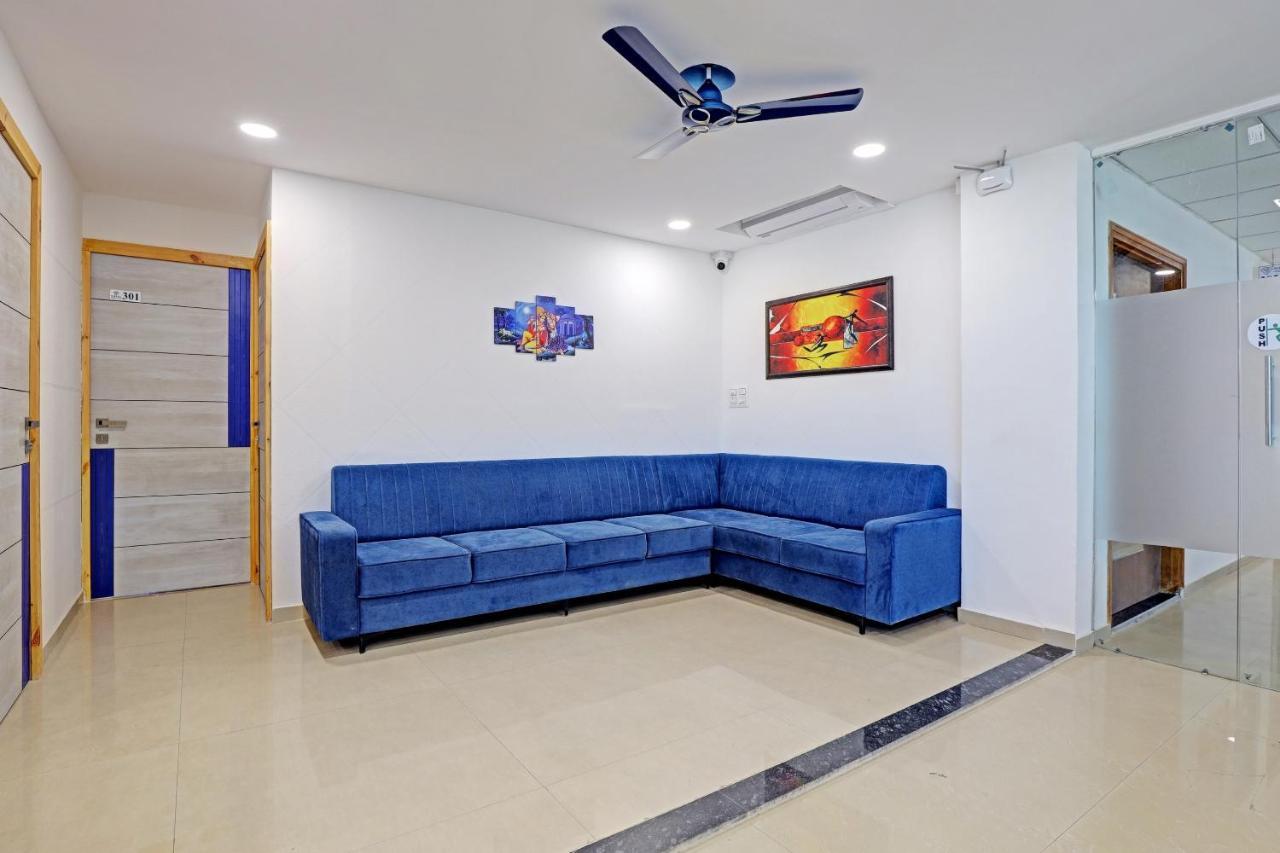 Hotel Solitaire, Best Luxurious Hotel Ac Rooms In Сурат Екстериор снимка